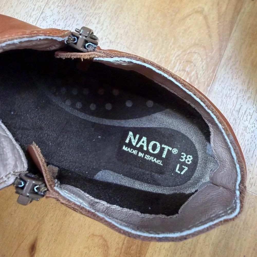 Naot Women Brown Leather Ankle Boots Side Zip Low Stacked Heel Shoes Size 38 L7